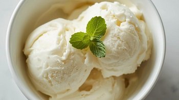 creamy keto vanilla ice cream